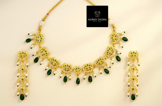 Passi Kundan Necklace and Earrings Set