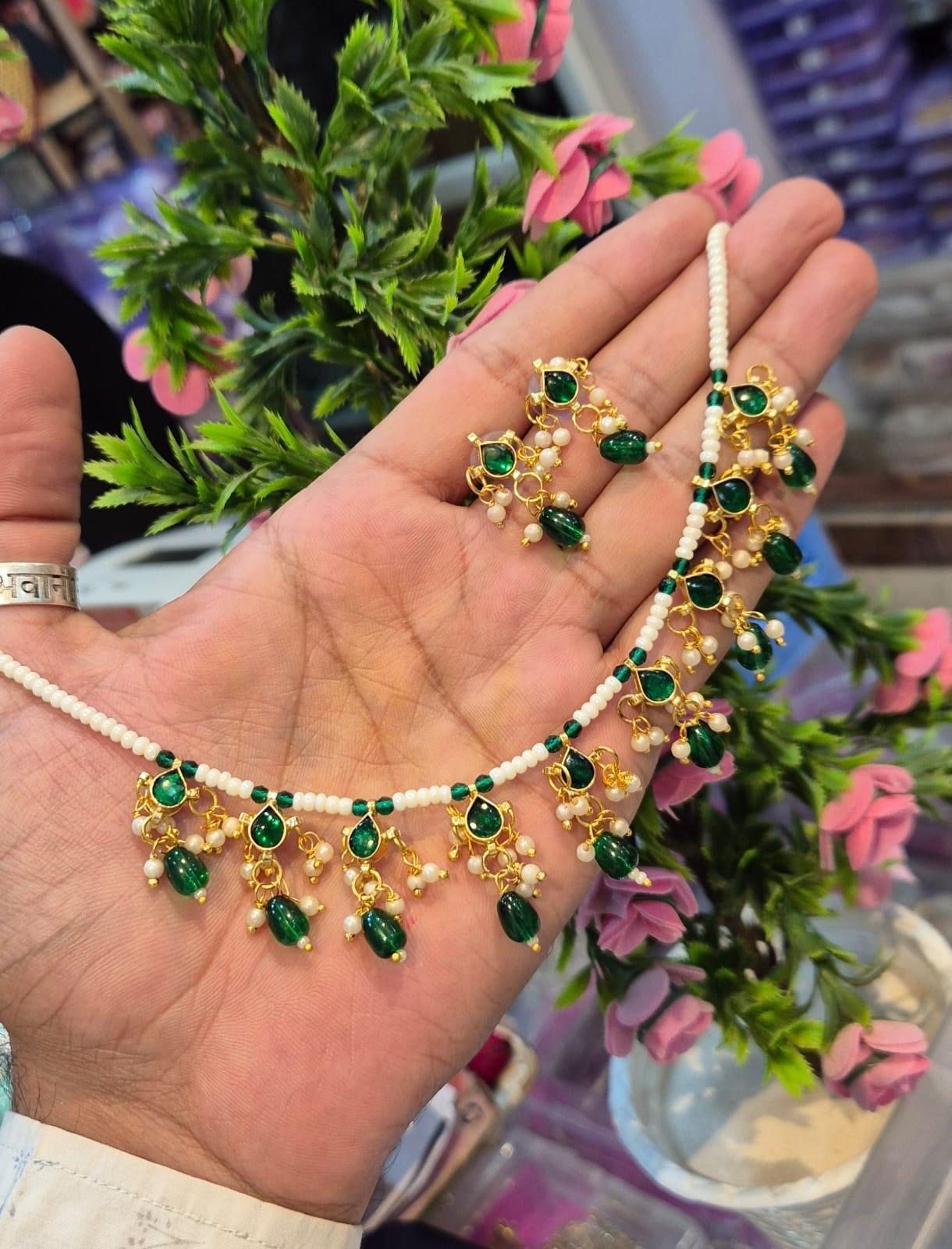 Passi Kundan Necklace and Earrings Set