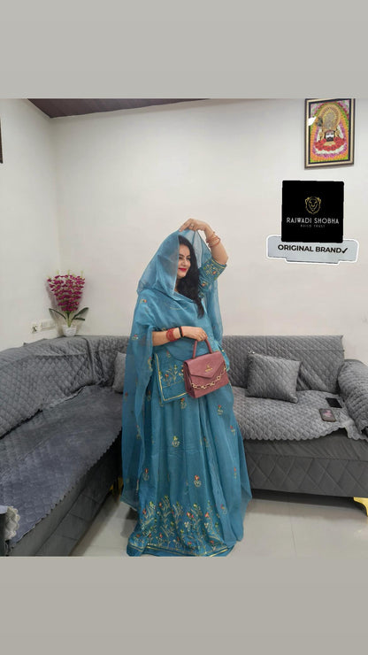 Lehnga beautiful ,Taari zari , multi colour dhaga border work , high chanderi cotton fabric