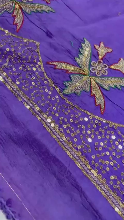 Beautiful new Lehriya work suit ✨   ★ Fabric high quality chanderi cotton, lehnga beautiful taari zari mini border with  bunti work 🌟  Same as kurti work ~  ★ Odhna sarbti pot+ taari bunti jaal work+ beautiful 😍 lehriya pattern,best quality best finishing